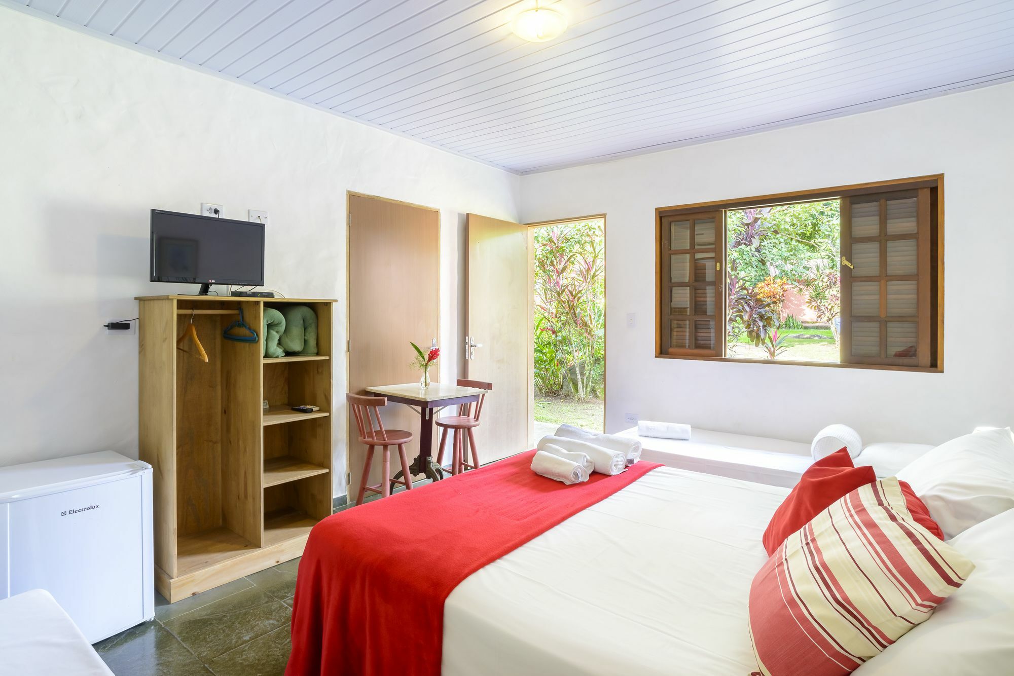Velinn Pousada Bromelias Ilhabela Exterior foto